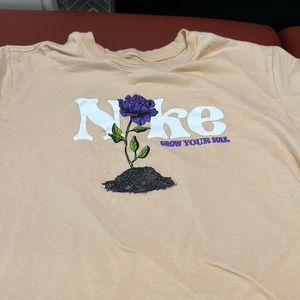 Men’s Large Nike tshirt